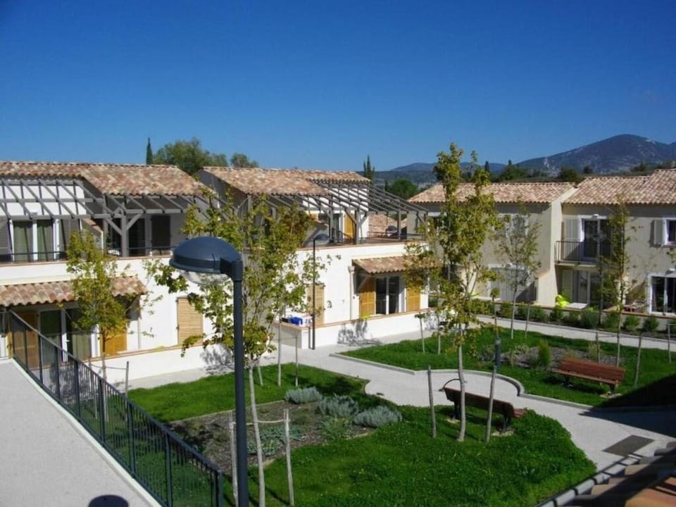 Residence Nemea Les Mazets du Ventoux Hotel in Malaucène
