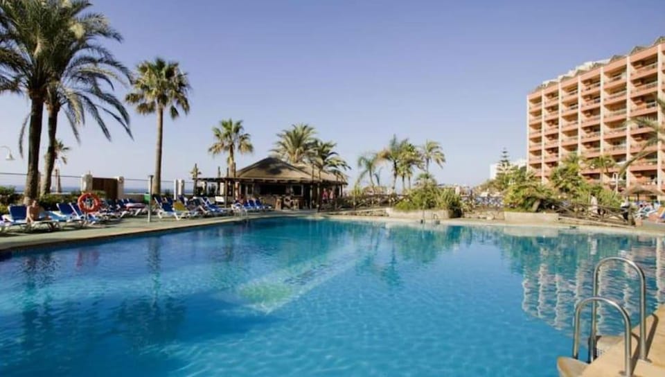 Waterfront Sunset Beach Apartment Hotel in Benalmadena