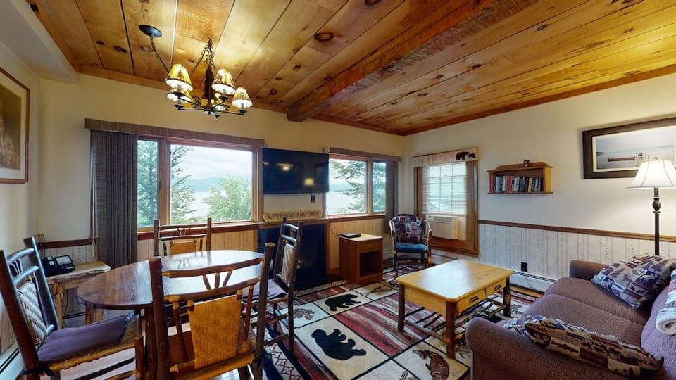 Trout House Village Resort Hotel in Lake George