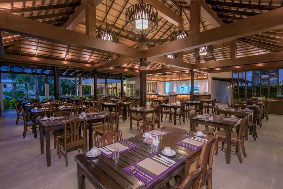 The Leaf Oceanside by Katathani Resort Resort in Khuekkhak