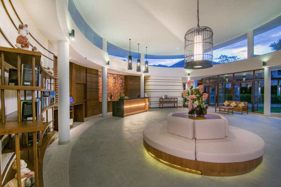 The Leaf Oceanside by Katathani Resort Resort in Khuekkhak