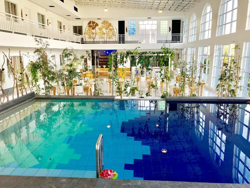 Swimming pool