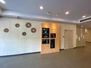 Hanting Hotel Shanghai Dahua Hucheng Hotel in Shanghai