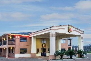 Super 8 San Antonio/Riverwalk Area Hotel in San Antonio