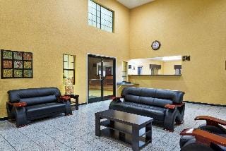 Super 8 San Antonio/Riverwalk Area Hotel in San Antonio