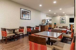Comfort Suites Hill Country Village Hotel in San Antonio
