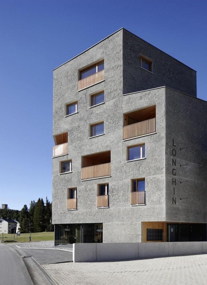 Longhin Hotel in Canton of Grisons