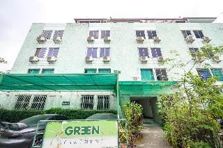 Green Apartment by ZUZU Hotel in Bangkok