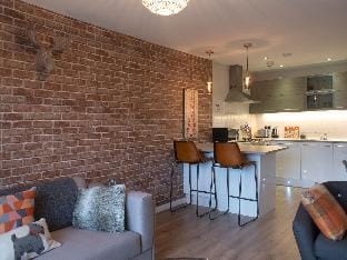 Luxury Lancaster Apartment with Parking Hotel in Lancaster