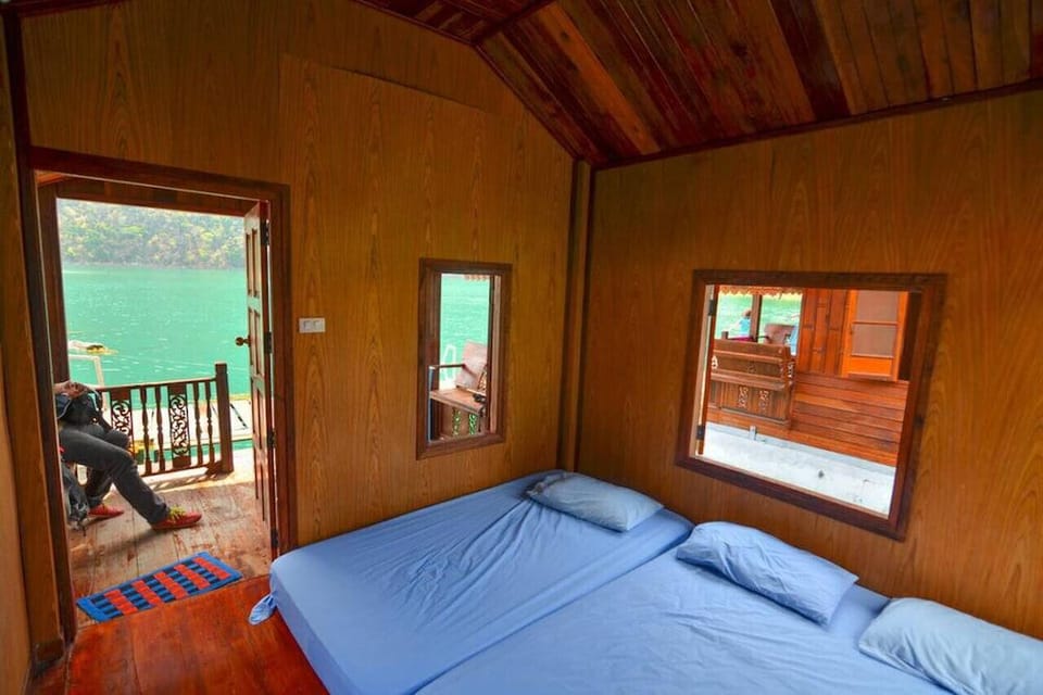Pleanprai Floating Resort Hotel in Surat Thani Changwat