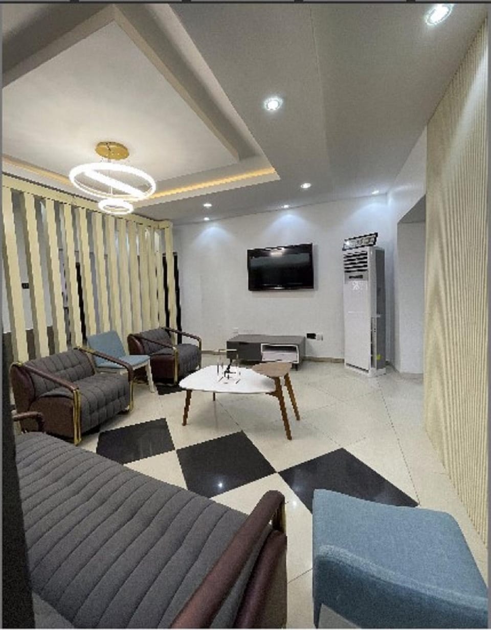 Charlies Place and Suites Hotel in Lagos