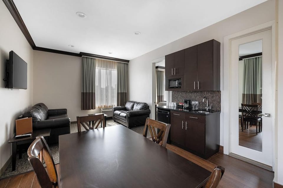 Condor Hotel - Williamsburg, Brooklyn Hotel in Bedford-Stuyvesant