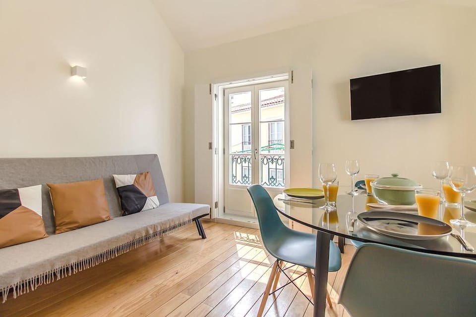 Design Apartment in Typical Alfama Hotel in Lisbon