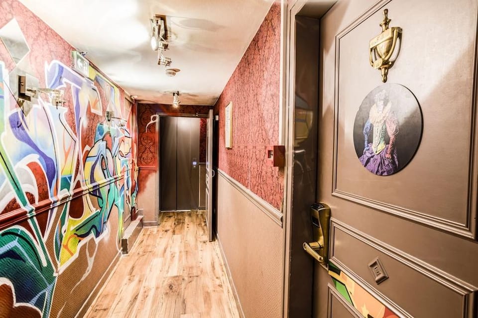Absolute Paris Hotel in Paris