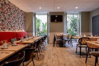hotel Kyriad Paris 10 Canal St Martin Republique Hotel in Paris