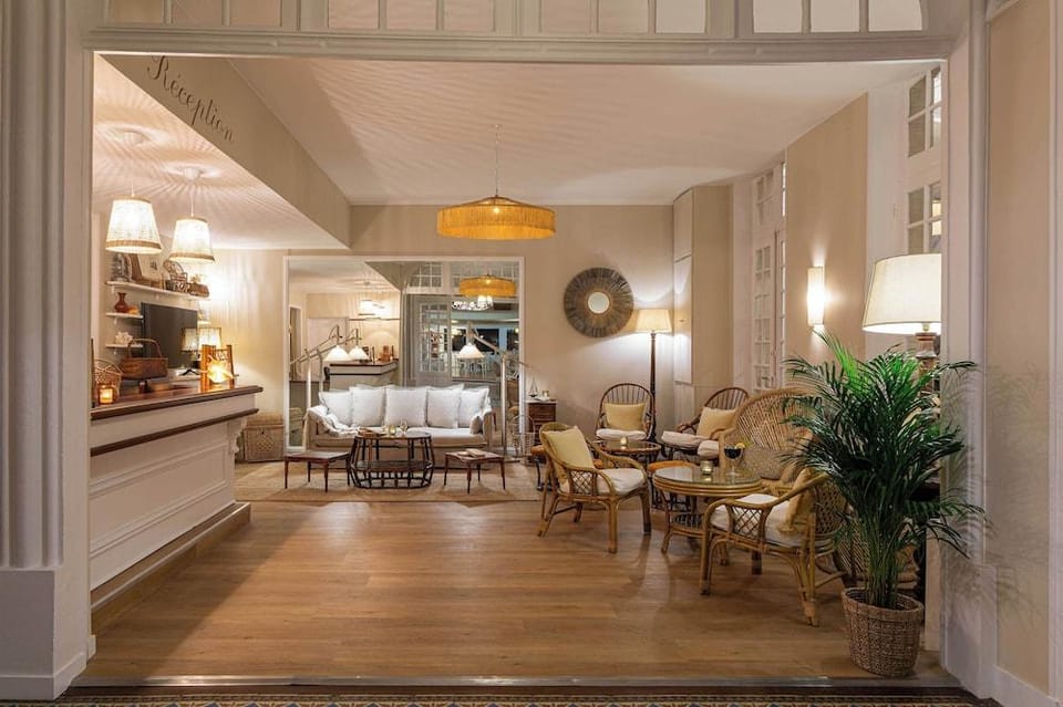 Hotel de Paris Hotel in Courseulles-sur-Mer