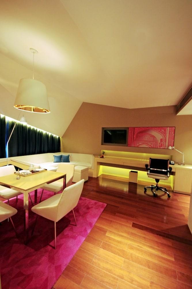 Vivanta by Taj - Dwarka Hotel in Delhi