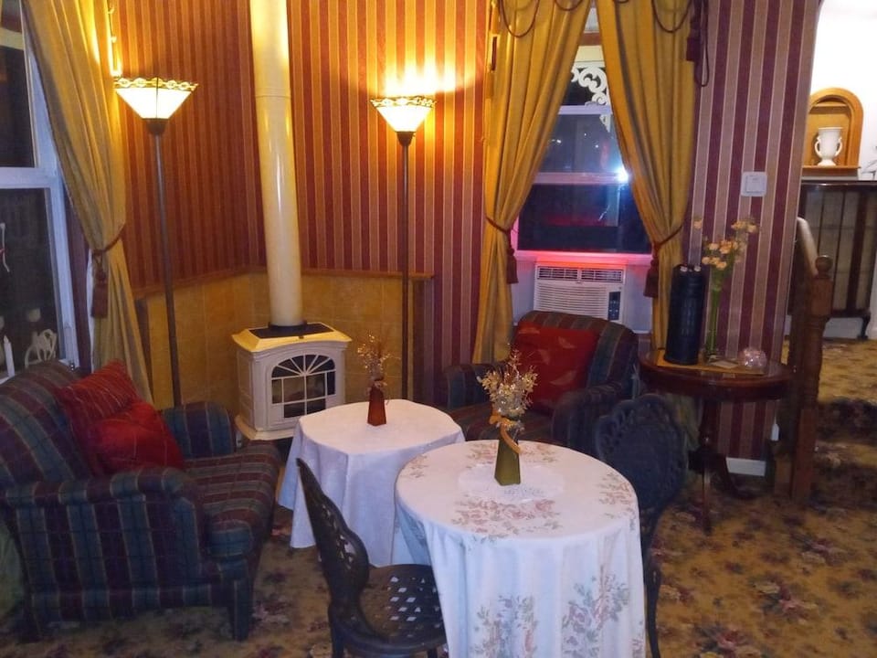 All Seasons Groveland Inn Hotel in Groveland