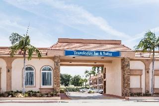 Travelodge Inn & Suites Bell Los Angeles Area Hotel in Commerce