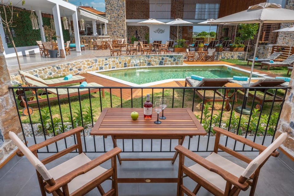 Dandelion Suites Apartment hotel in Nikiti