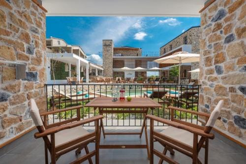 Dandelion Suites Hotel in Nikiti