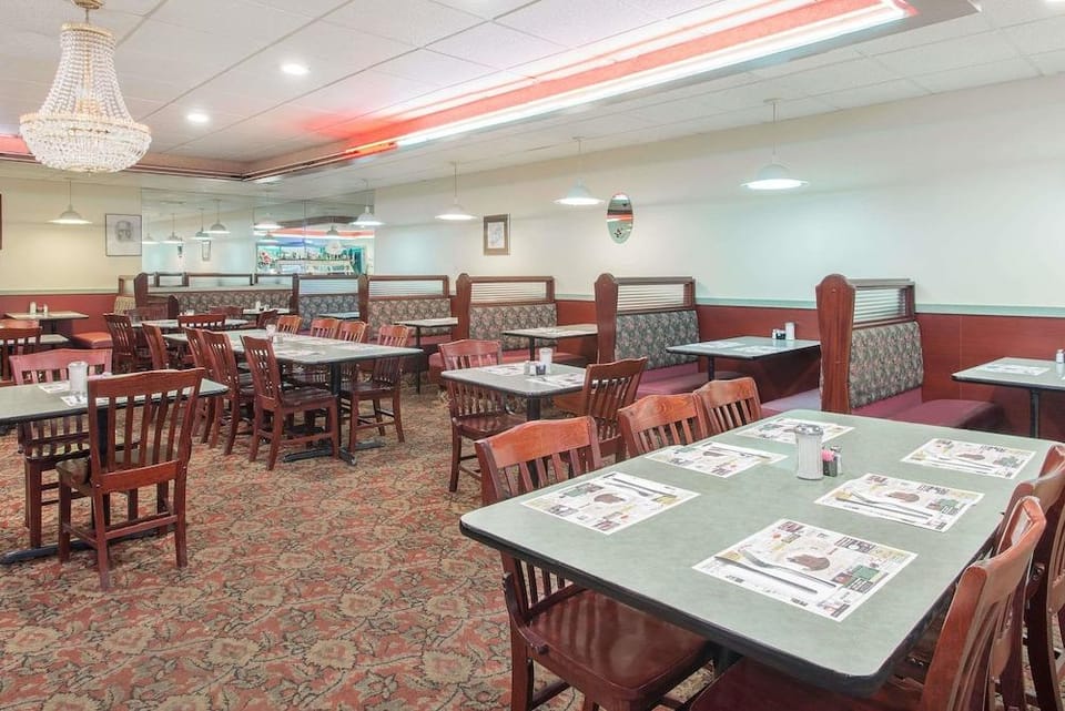 Howard Johnson Inn Saugerties Hotel in Hudson Valley