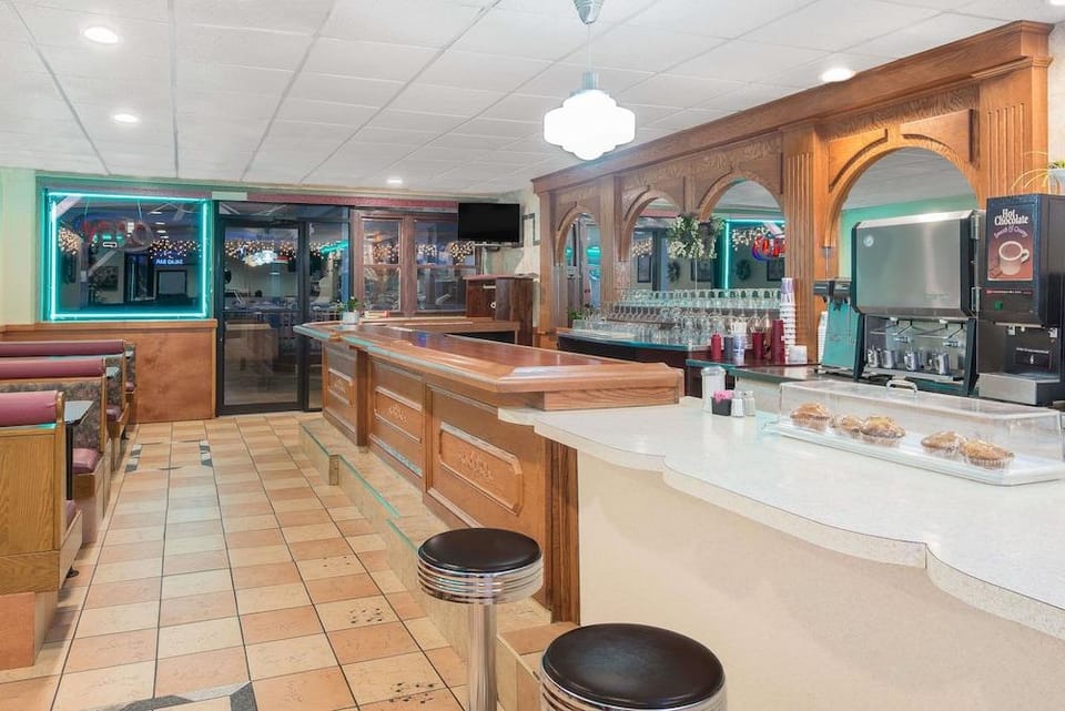 Howard Johnson Inn Saugerties Hotel in Hudson Valley