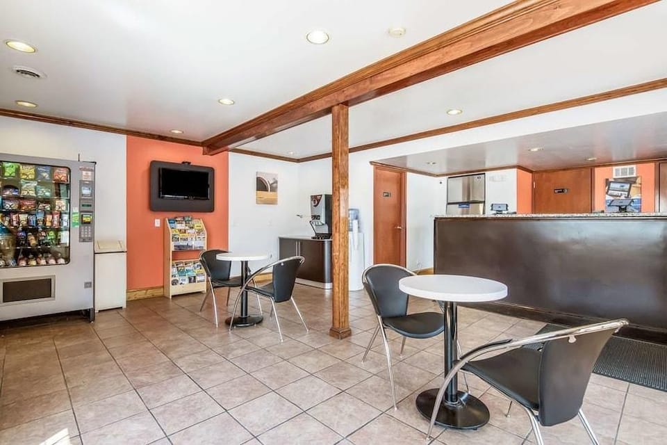 Econo Lodge Hotel in Queensbury