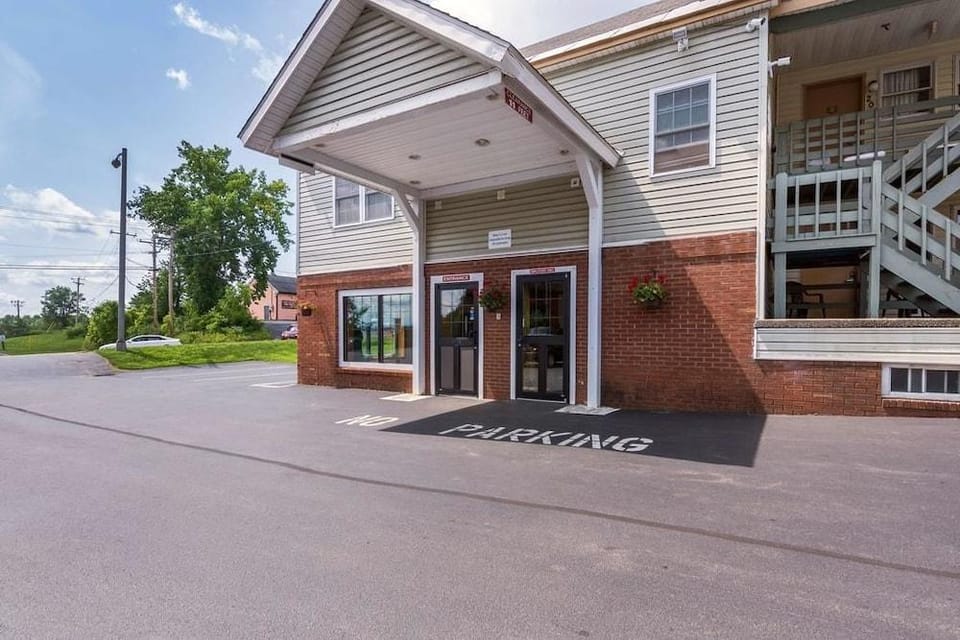 Econo Lodge Hotel in Queensbury