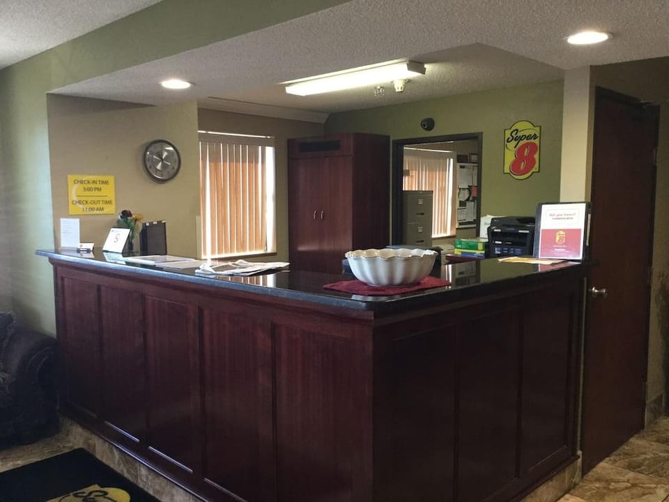 Super 8 Amsterdam Hotel in Hudson Valley