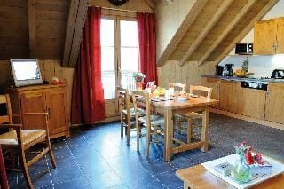 Lagrange Vacances - Les Arolles *** Hotel in Saint-Gervais-Bains