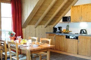 Lagrange Vacances - Les Arolles *** Hotel in Saint-Gervais-Bains