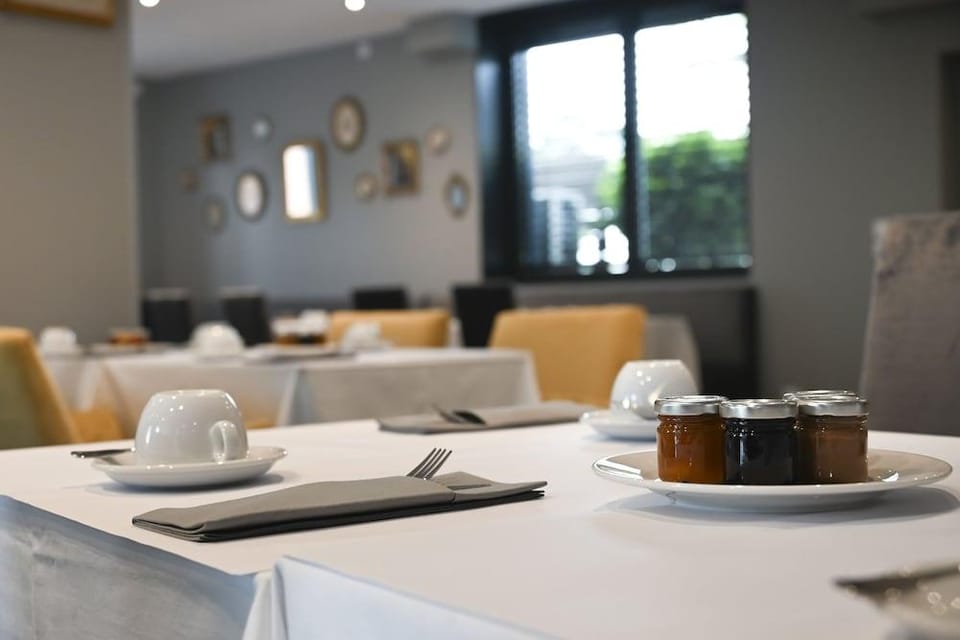 Marina Bay Hotel in Annecy