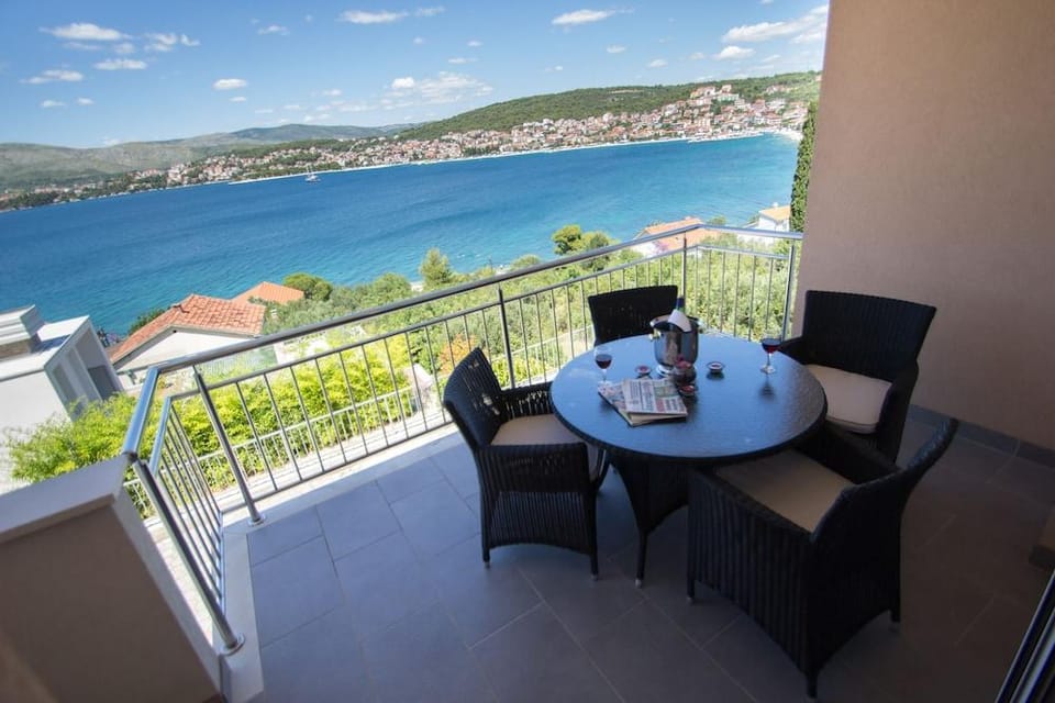 Apartments Kelic Hotel in Okrug Gornji