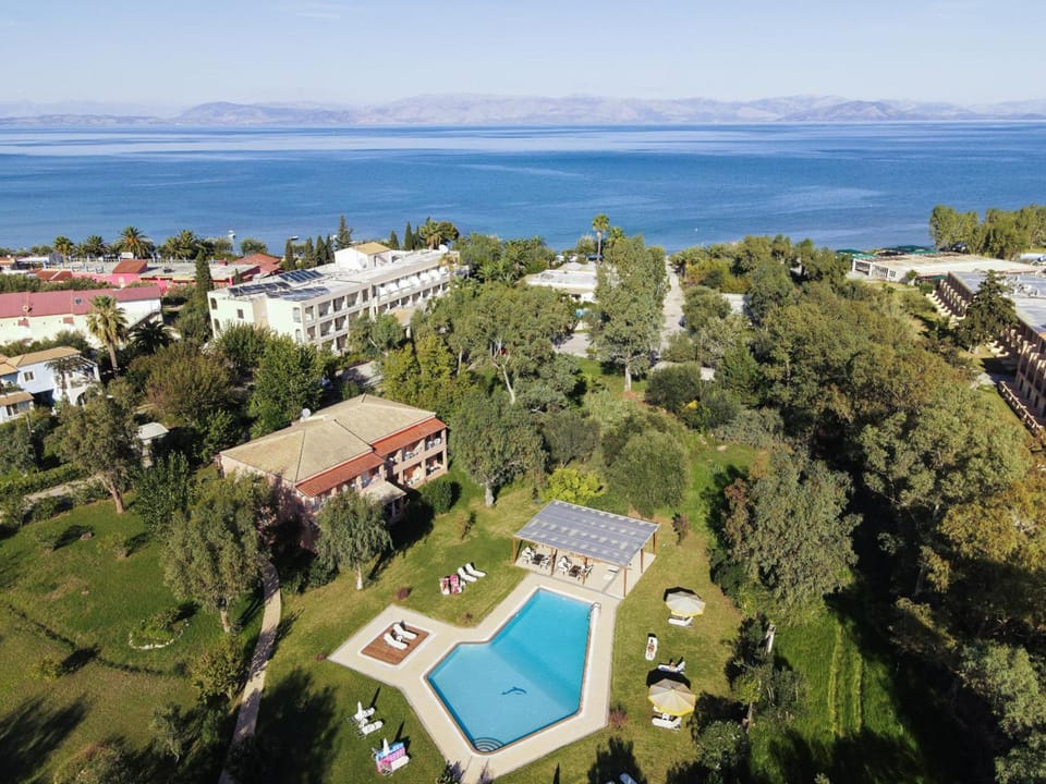 Tellis Holiday Rooms Hotel in Moraitika
