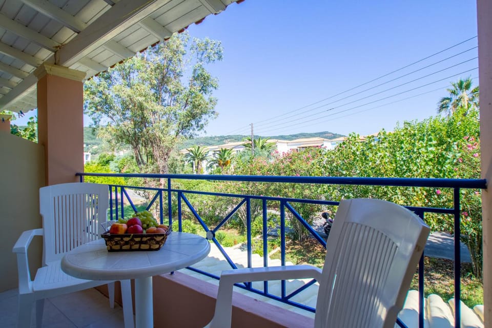 Tellis Holiday Rooms Hotel in Moraitika