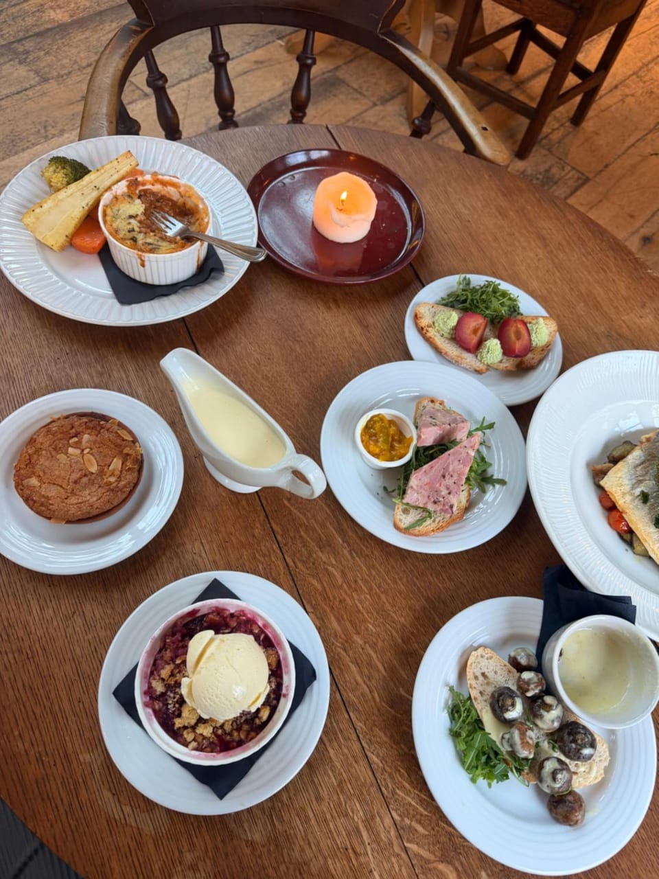 The Farmhouse at Bodnant Welsh Food Hotel in Afon Hiraethlyn