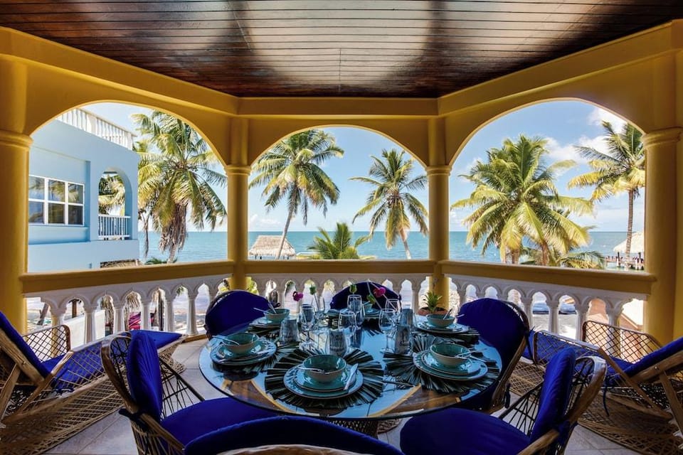 Blue Parrot Beach House Hotel in Hopkins