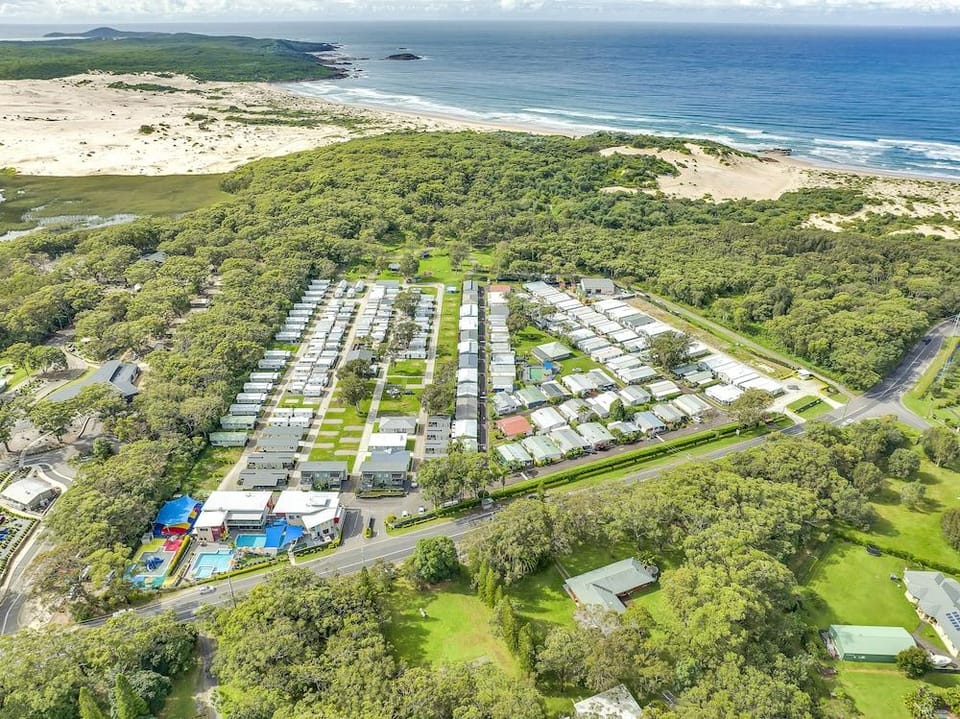 Middle Rock Holiday Resort Hotel in New South Wales