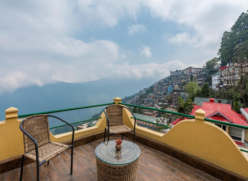 Udaan Nirvana Resort, Darjeeling ( Mall Road ) Hotel in Darjeeling