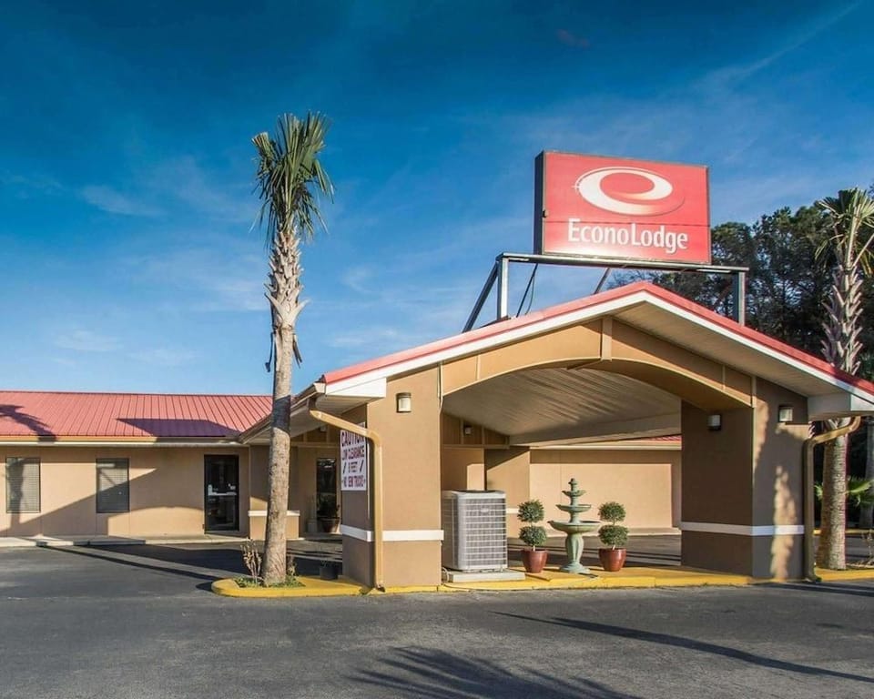 Econo Lodge Hotel in South Walton County