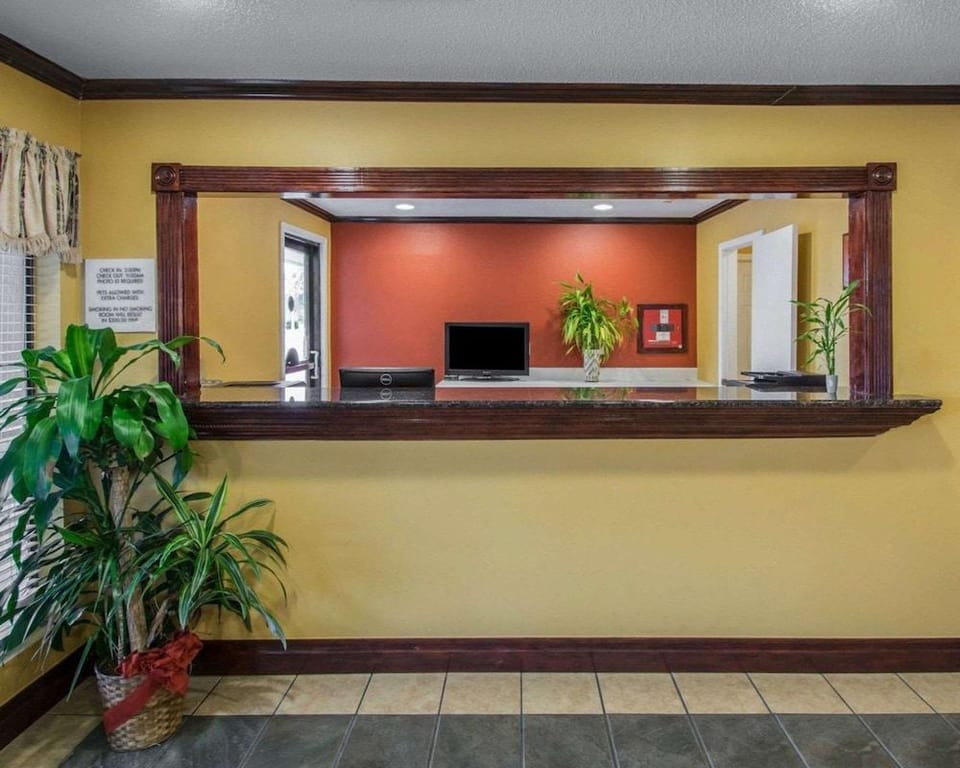 Econo Lodge Hotel in South Walton County