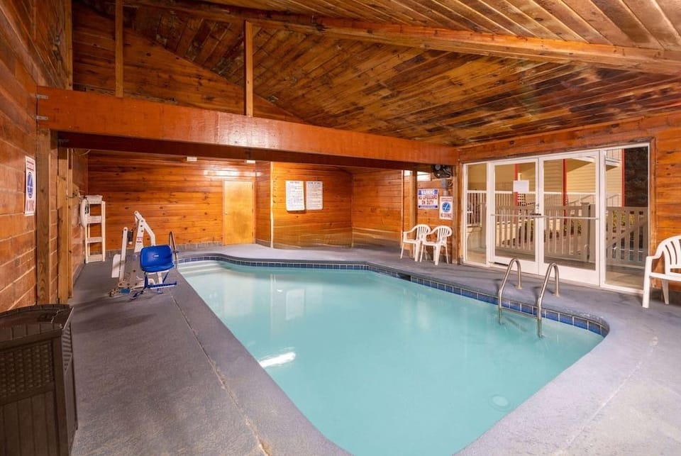 Ramada Limited Maggie Valley Hotel in Maggie Valley
