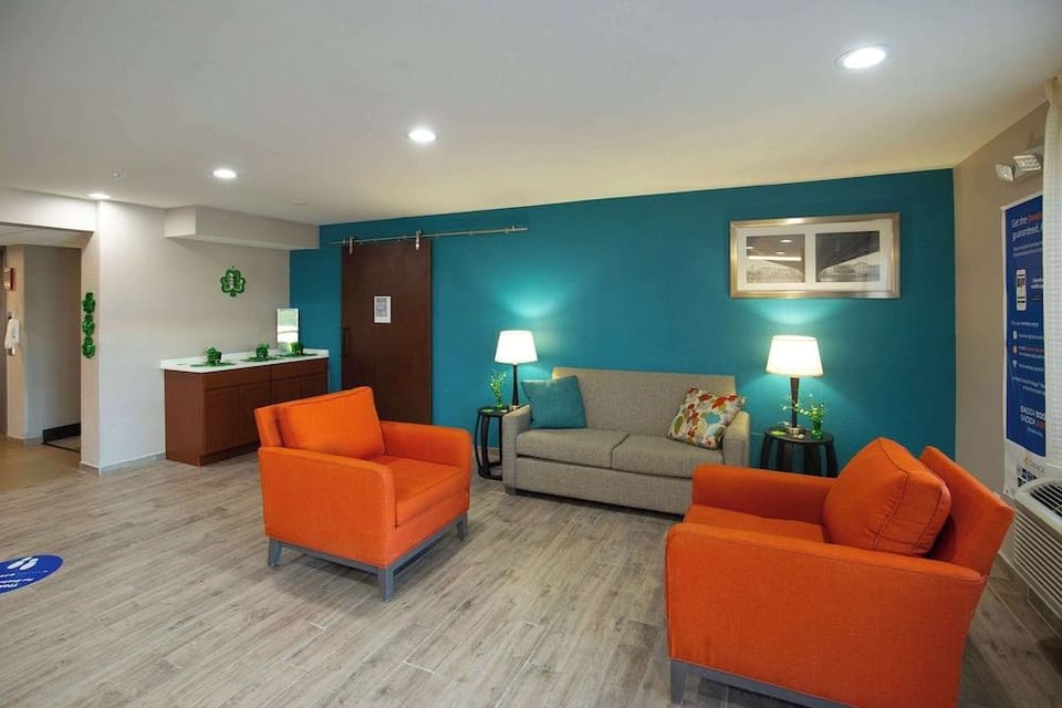 Home-Towne Lodge Hotel in Hammond