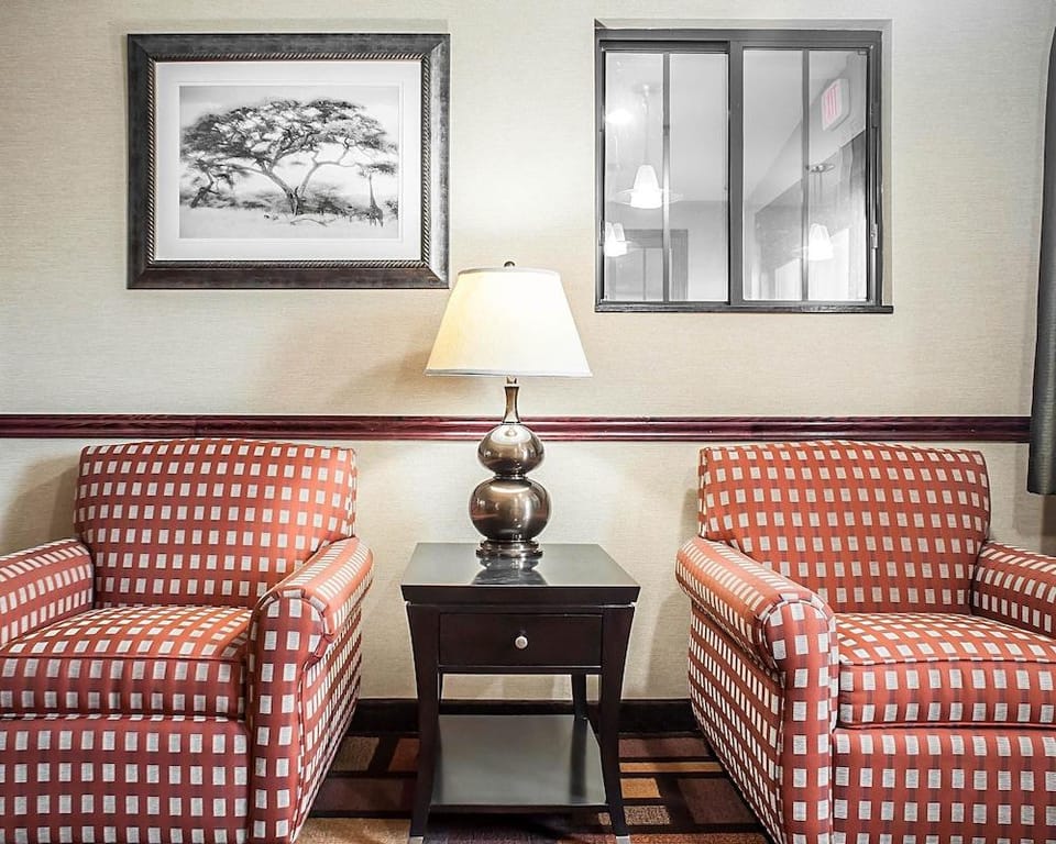 Comfort Inn Hotel in Lake Erie