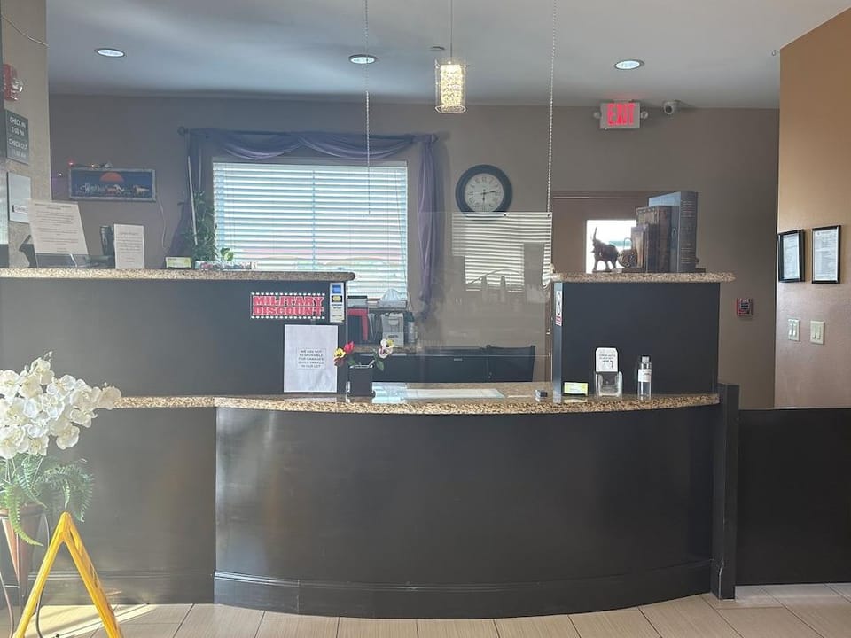 Super 8 Floresville Hotel in Rio Grande