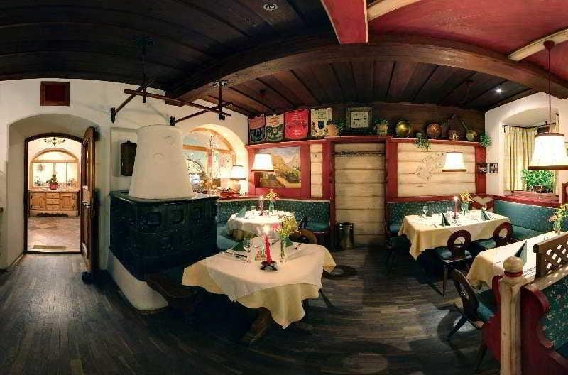 Gasthof Unterm Rain Hotel in Salzburgerland