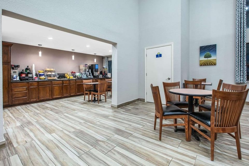 Days Inn Waco Hotel in Bellmead