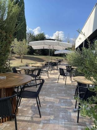 Hotel Kyriad Marseille - Les Pennes Mirabeau Aeroport Hotel in Provence-Alpes-Côte d'Azur