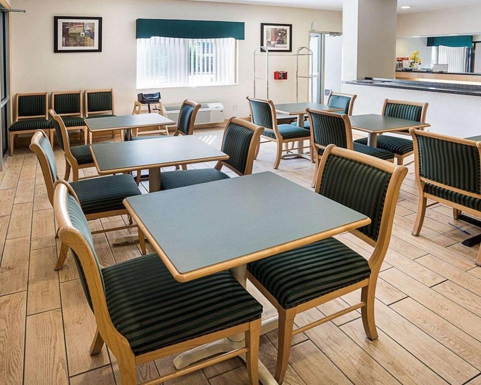 Quality Inn Northtown Hotel in Coon Rapids